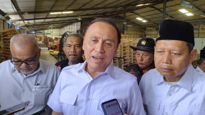 Mochamad Iriawan memberikan dua mobil gratis kepada masyarakat Pangandaran untuk digunakan sebagai bantuan