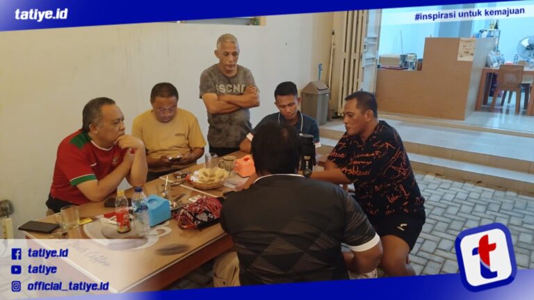 Subhan Sharing Soal Sepakbola Dengan Tim Tehnis PON Sepakbola Gorontalo