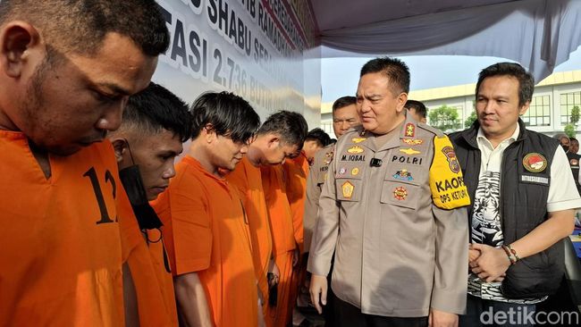 Kapolda Riau Memerangi Peredaran 107 Kg Sabu di Kampung Narkoba