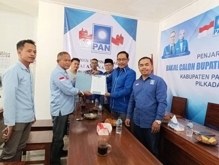 Iwan Ola, Ketua DPC Gerindra, Mendaftar sebagai Calon Bacabup di PAN Pangandaran