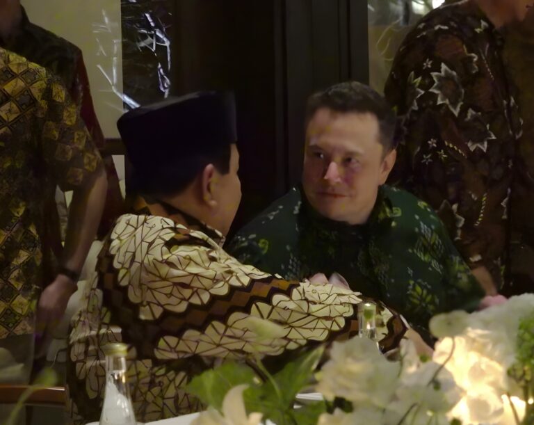 Momen Kehangatan Prabowo Subianto dan Elon Musk Bertemu di Bali