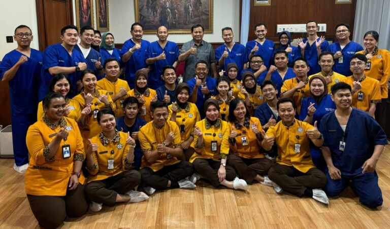 Prabowo Subianto menjalani operasi cedera kaki di Indonesia: Keyakinan pada Layanan Kesehatan Dalam Negeri