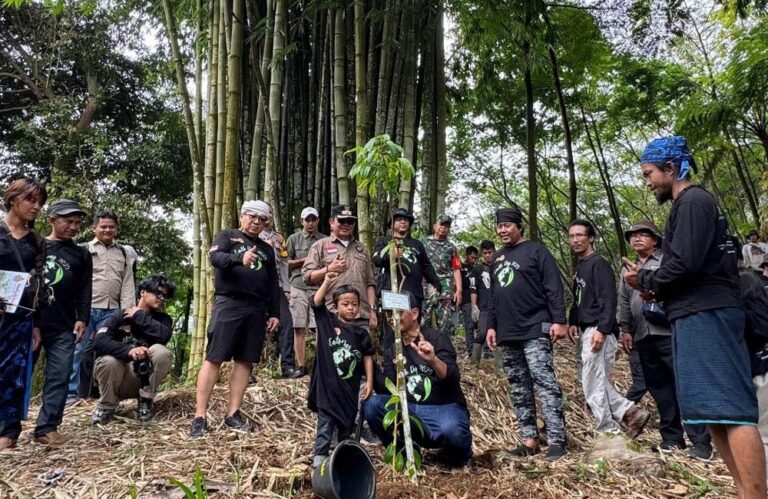 Yayasan Paseban dan Arista Montana Fokus pada Konservasi Alam melalui Penanaman Pohon di Megamendung