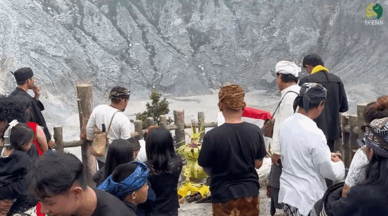 Ngertakeun Bumi Lamba: Pesan Luhur dari Gunung Tangkuban Parahu untuk Kehidupan yang Harmonis