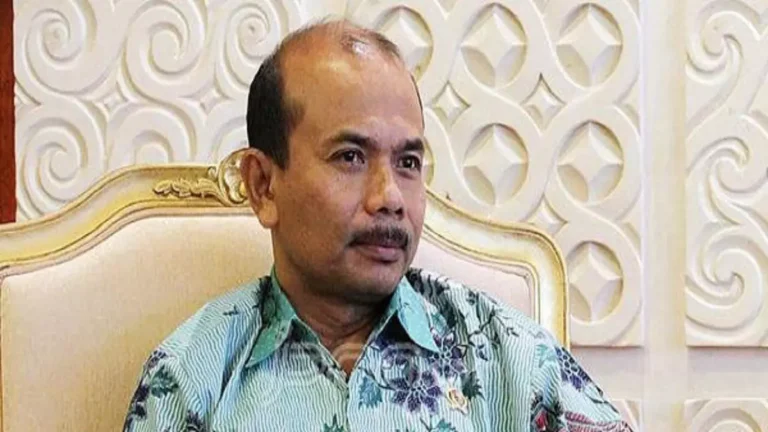 Andrinof Chaniago: Ragukan Kapasitas Menkeu Purbaya Sadewa