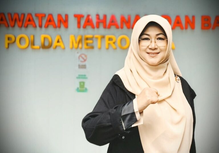 Dokter Tifa Kritik Menteri setelah Prabowo Pecat 5 Bawahannya: Detak Jantung Meningkat di Kabinet