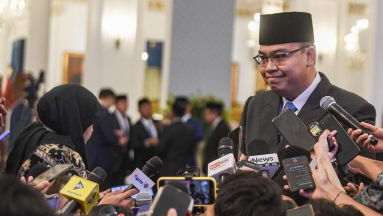 Minta Angga Raka Mundur dari Wamen Komdigi: Komisi I DPR