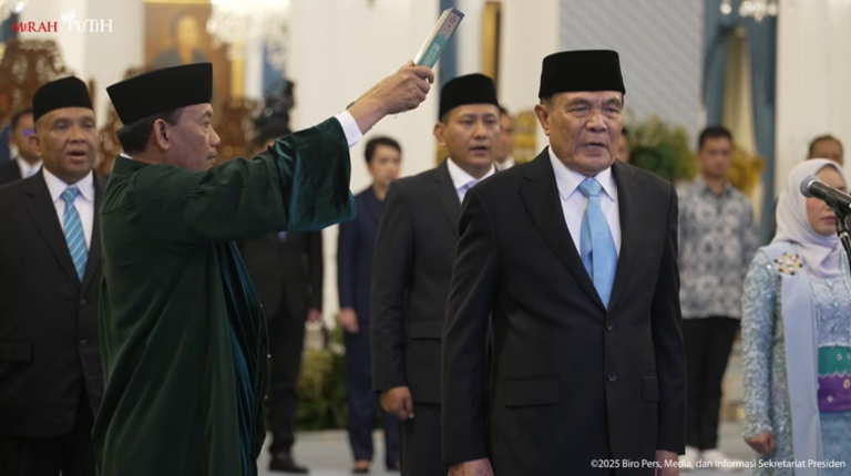 Djamari dan Dofiri: Kisah Kenaikan Pangkat Jenderal Kehormatan